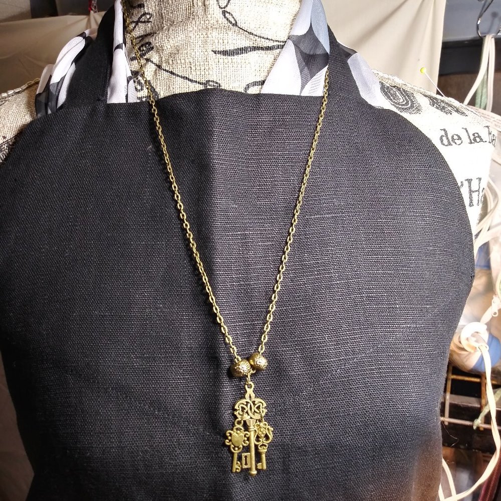 347 jeaniemade Antique Brass 3 Keys Necklace